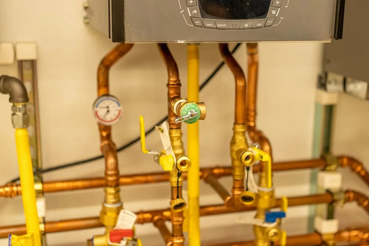 Licensed technician providing Pipe Repair for a homeowner in Oregon